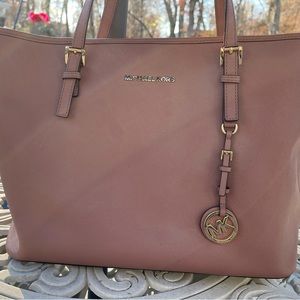 Michael Kors mauve large tote bag